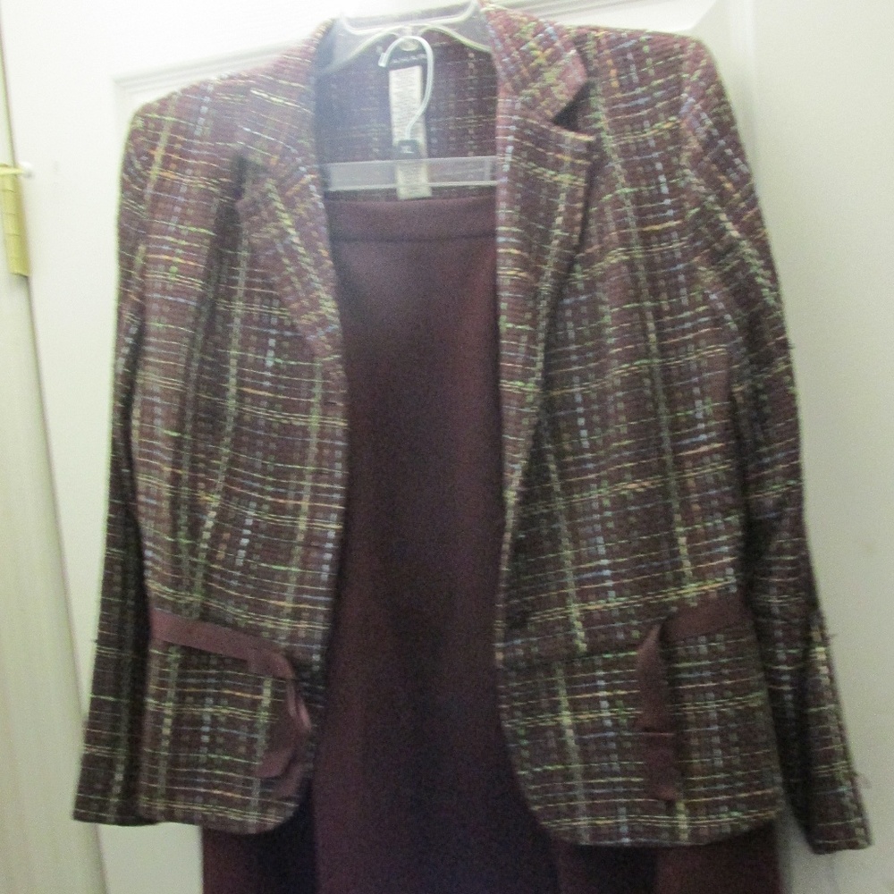 Vintage-esque Skirt Suit - 14
